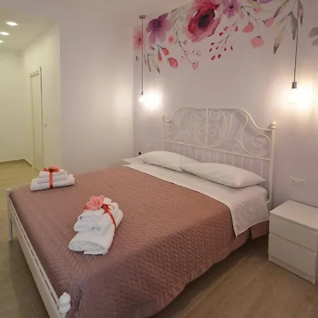Bed & Breakfast Flower House *